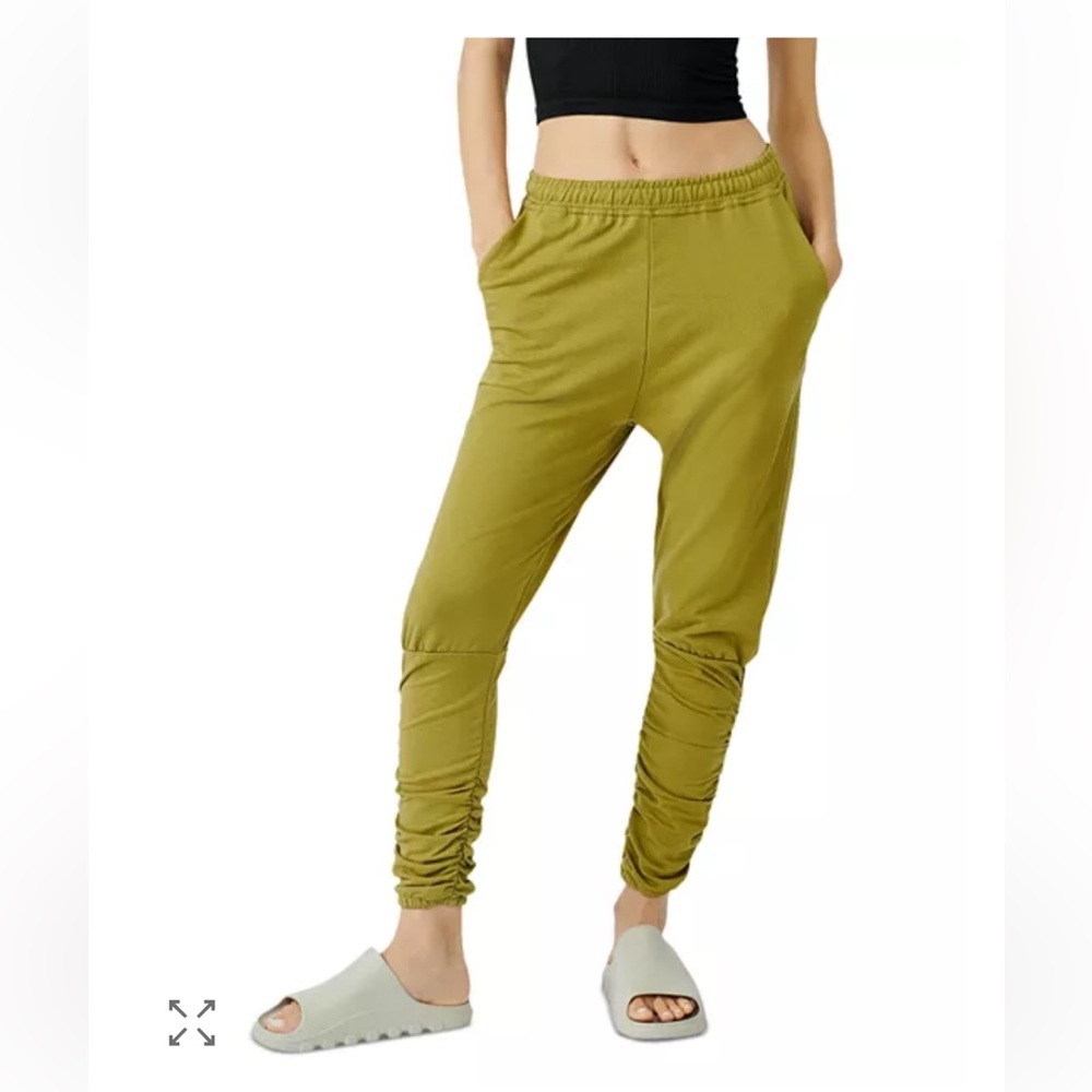 Free People Movement Field Goal High Rise Pants Size S NWT